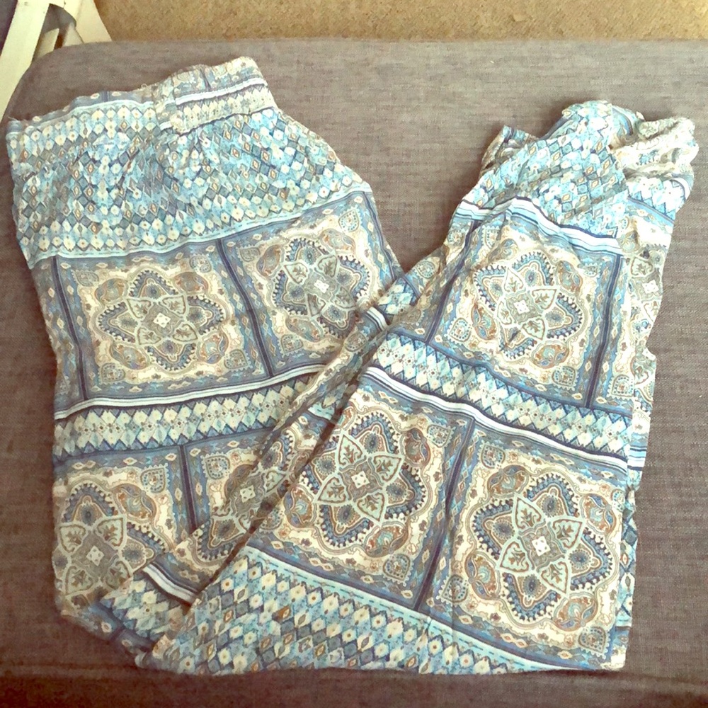 Flowy yoga pants 🧘🏻‍♀️